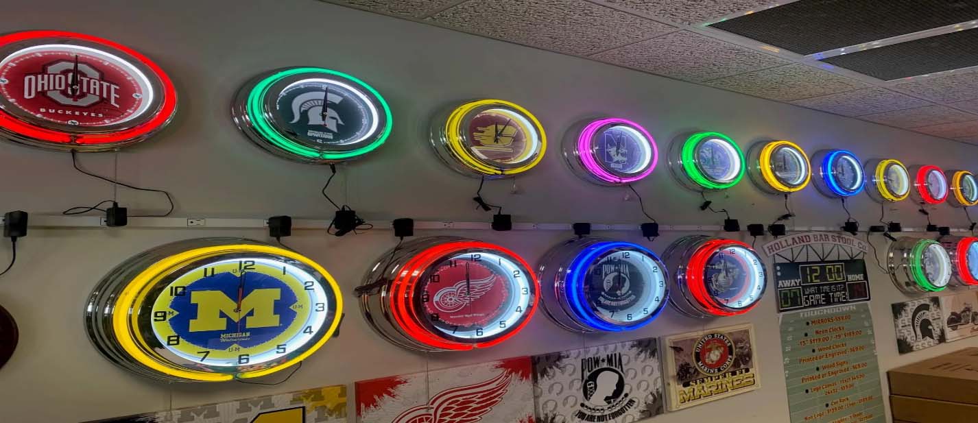 Custom 19” or 15 Neon Clock Custom 19” or 15 Neon Clock